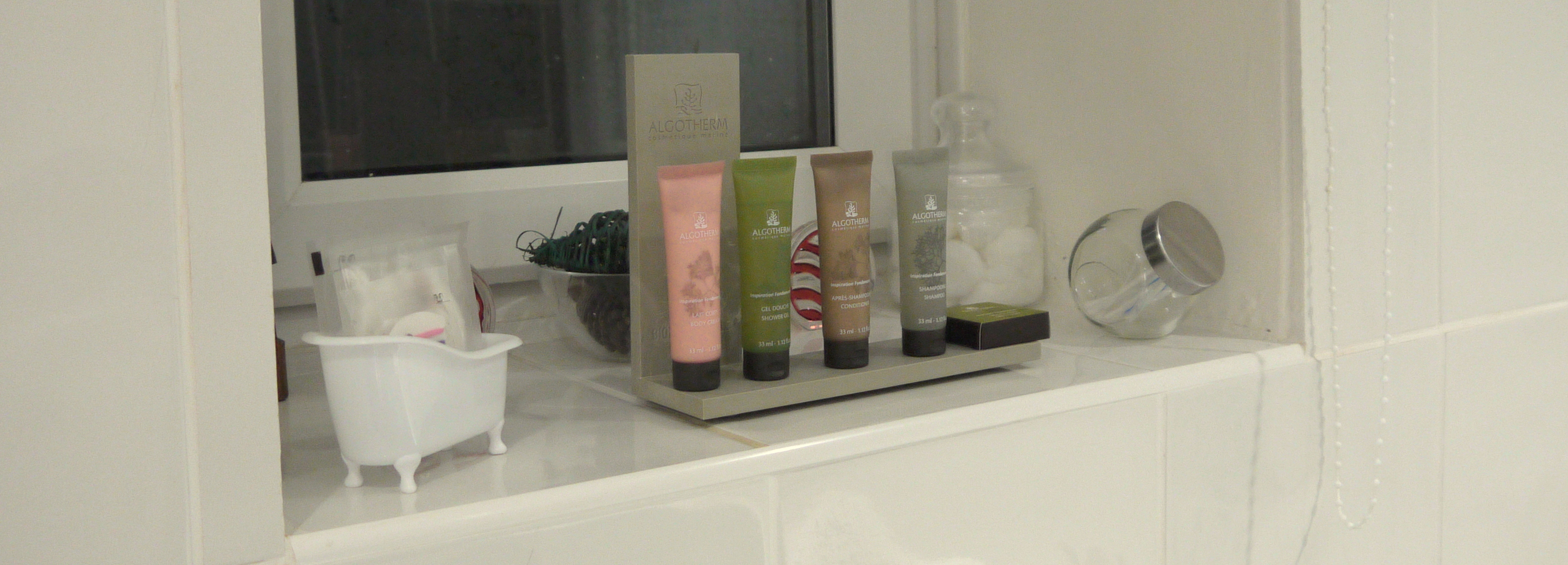 photo the toiletries selection that come with the room