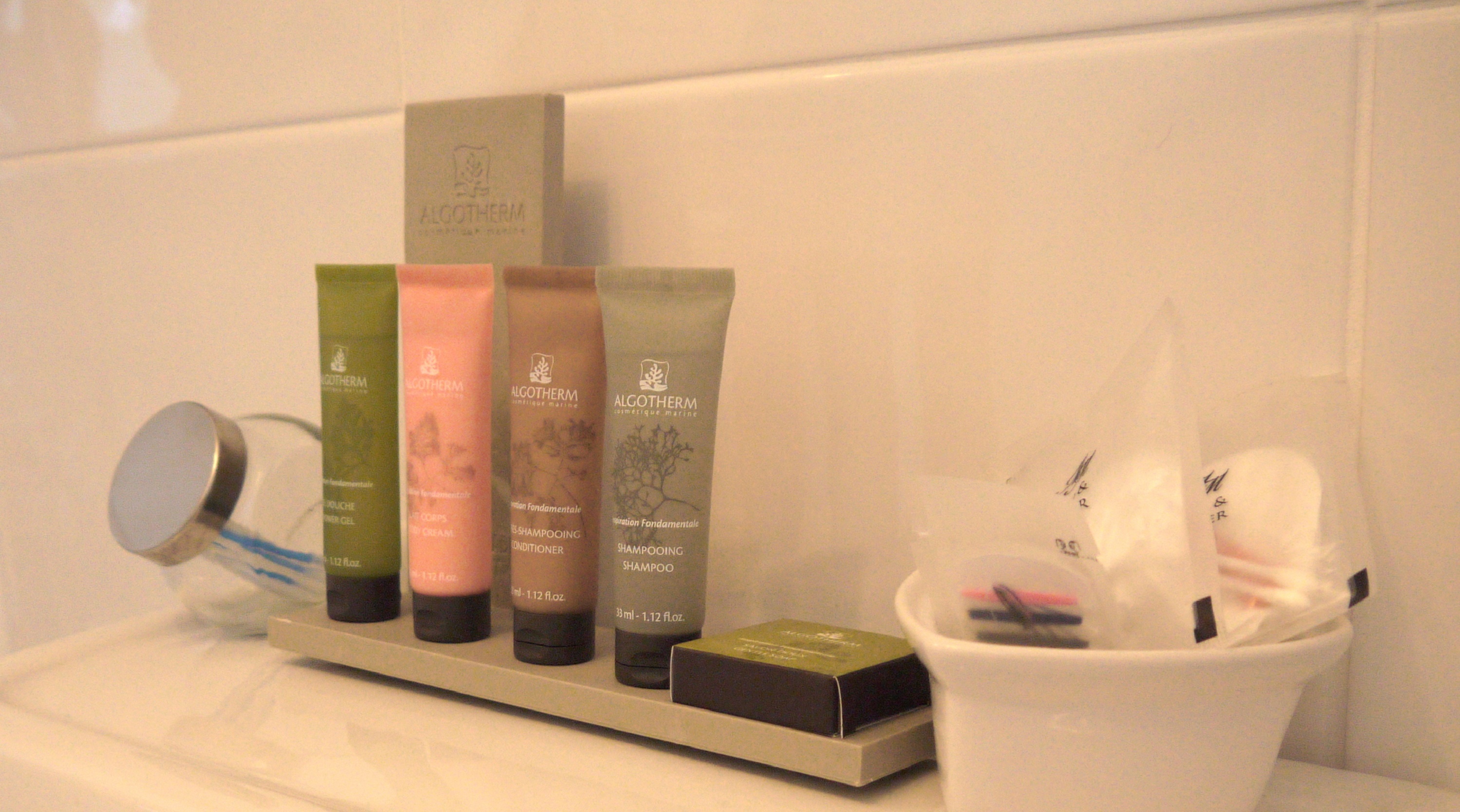 photo the toiletries selection that come with the room
